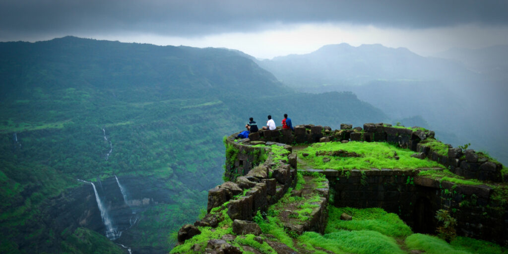 Top Winter Pre-Wedding Photoshoot Spots in Lonavala 2 Rajmachi Fort