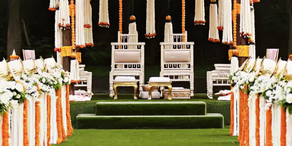 Cozy Wedding Decor Trends You Need 1 Rustic Meets Elegant Decor