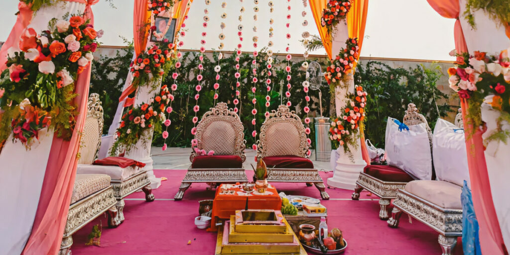 Cozy Wedding Decor Trends You Need 2 Winter Florals and Deep Toned Palettes